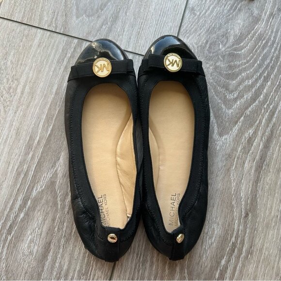 Michael Kors Dixie Bow Black Ballet Falts - Picture 2 of 15